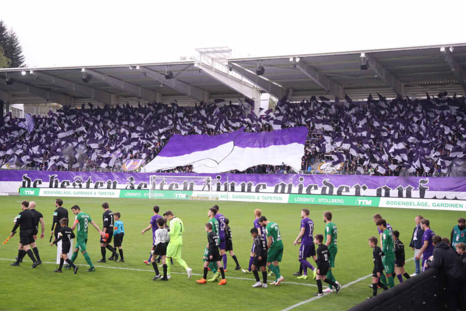 Die Stimmung im Stadion wird am Sonntag sicher noch gigantischer sein, als vor zwei Wochen gegen Bochum. Diesmal wird der Klassenerhalt ausgiebig gefeiert.