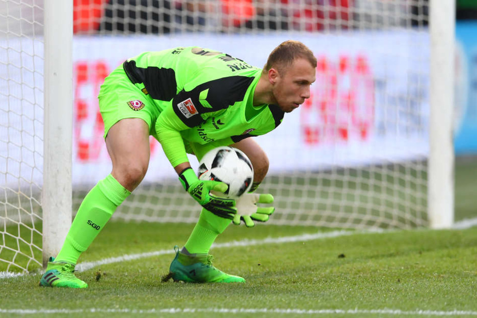 Torwart Marvin Schwäbe bleibt bis 2018 bei Dynamo. Er wird ein weiteres Jahr ausgeliehen.