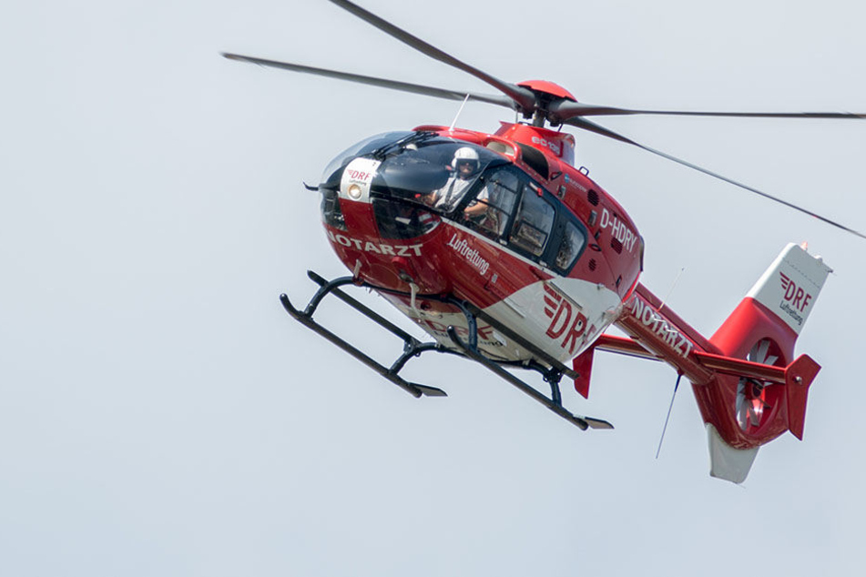 Ein Rettungshubschrauber kam zum Einsatz um eine lebensbedrohliche Person in ein Krankenhaus zu fliegen. (Symbolbild)