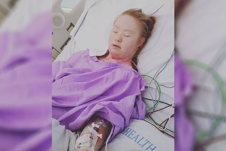 Model Madeline liegt nach einer schweren Herz-OP im Krankenhaus.