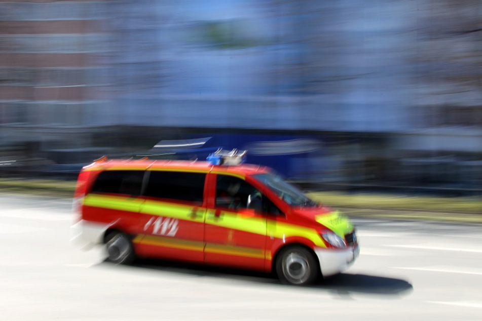 Die Feuerwehr konnte den Dachstuhl nicht mehr retten, er stürzte ein.