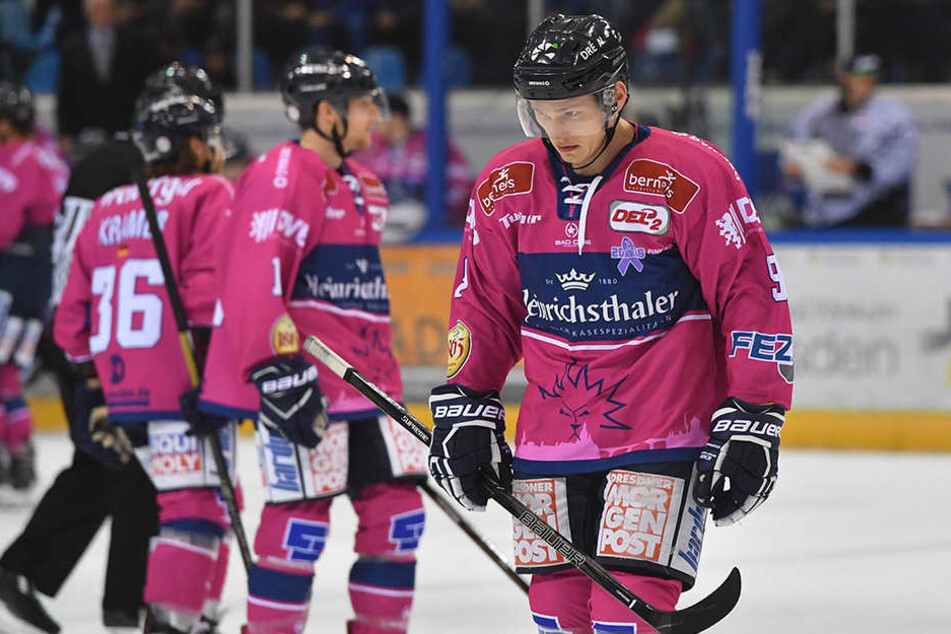Deprimierende Gesichter nach der heftigen 3:7-Klatsche gegen Bietigheim.