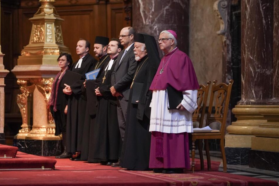 Der Berliner Erzbischof Dr. Heiner Koch (rechts), hier zu sehen bei einem Gottesdienst 2018 im Berliner Dom, äußerte sich zu Greta Thunberg.