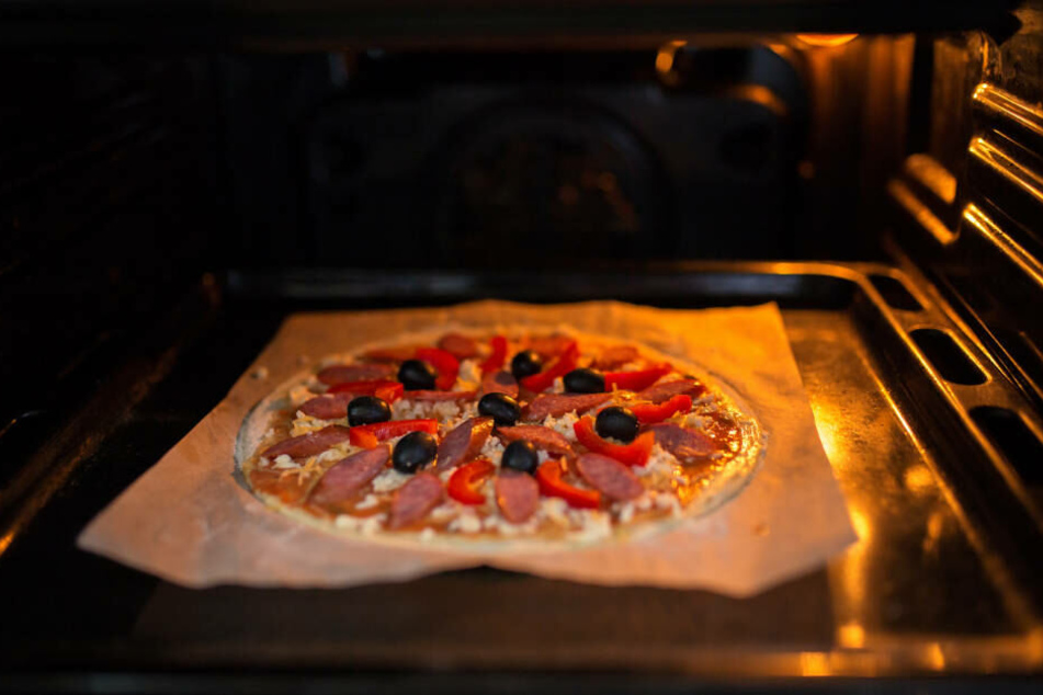 Lecker! Aber man sollte nicht einschlafen und die Tiefkühlpizza nicht im Ofen vergessen ...