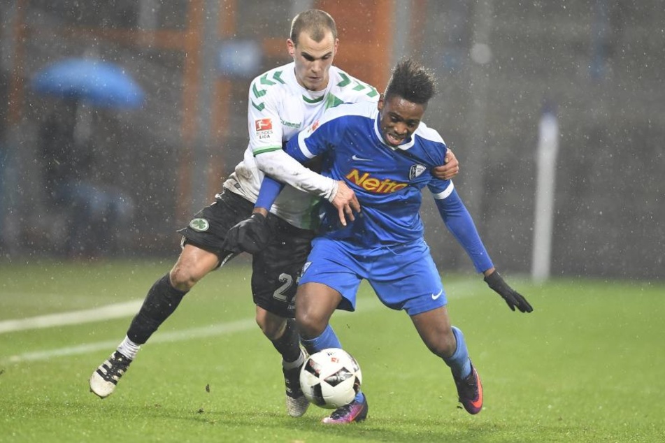 Moise Ngwisani (r.), 19-jähriges Abwehrtalent des VfL Bochum, wird ab Sommer den FC Erzgebirge hoffentlich verstärken.