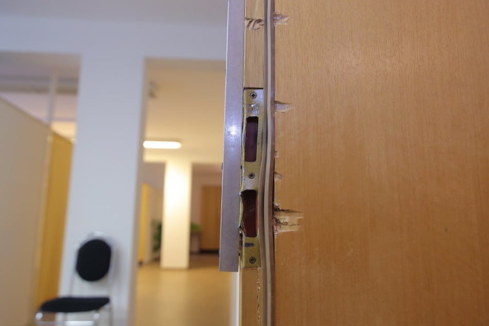 Die Tür zur Physiotherapie wurde aufgebrochen.