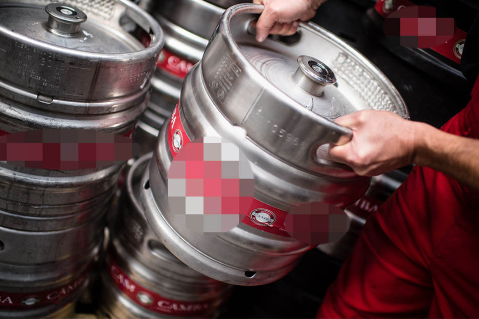 Die Diebe hatten das Bierfass auf der Rückbank ihres Wagens abgestellt und mit einer Jacke abgedeckt. (Symbolbild)