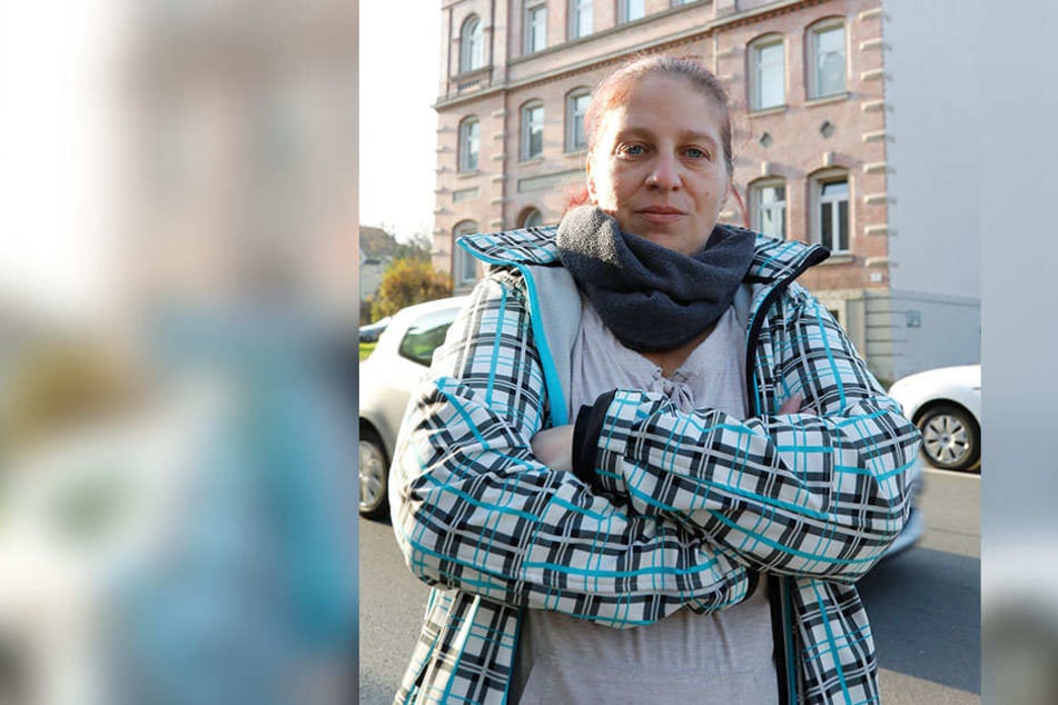 Anwohnerin Jacqueline Kalinowski (35) fand die Glas-Attacke gefährlich.