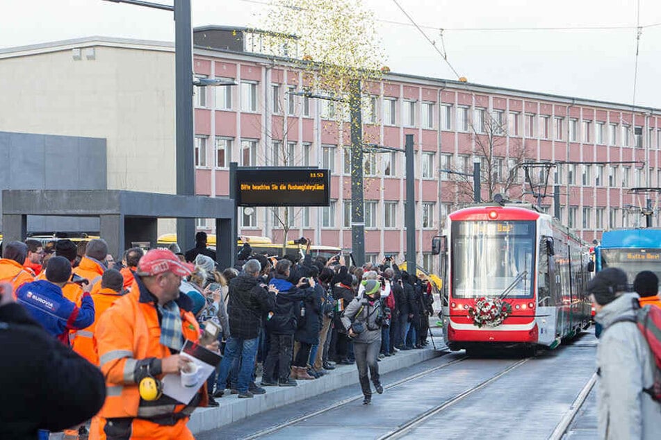 Großer Bahnhof an der Uni: Die Eröffnung des Abschnitts bis zum Campus und Technopark war im Dezember 2017 ein großer Meilenstein.