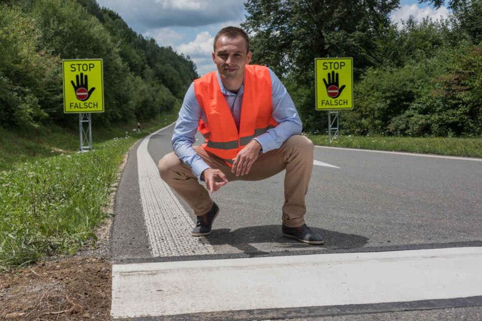 Mit diesen Markierungen will der sächsische Polizist Konstantin Berkovych (28) Geisterfahrer aufhalten.