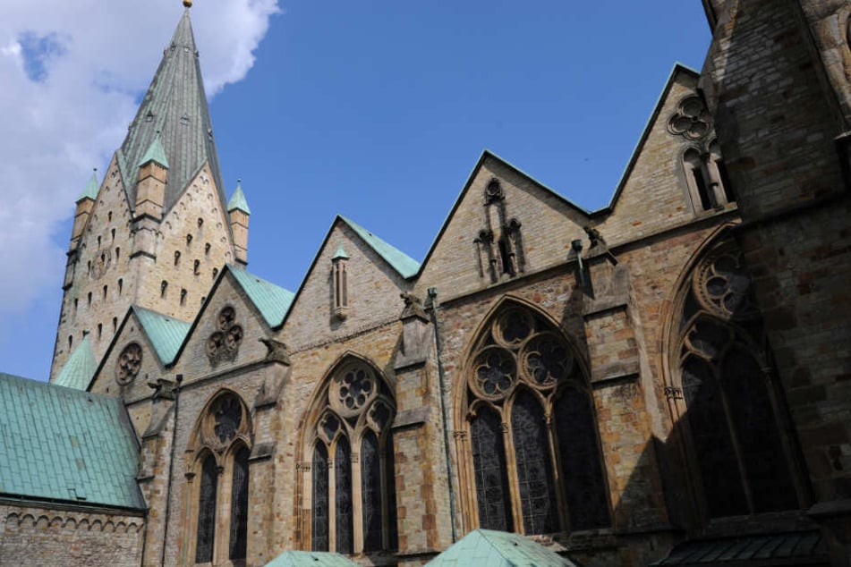 Das Erzbistum Paderborn hat erstmals die Finanzen für den Unterhalt und Betrieb seiner Bischofskirche veröffentlicht.