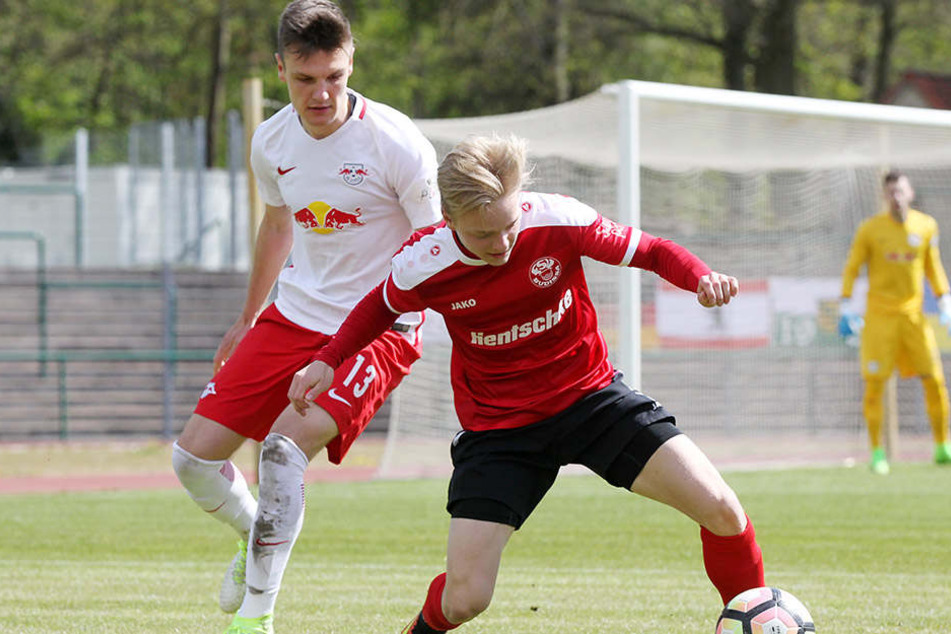 Gino Fechner (l.) hat mit dem 1. FC Kaiserslautern einen neuen Verein gefunden, bei dem er einen Dreijahres-Vertrag unterschrieben haben soll.