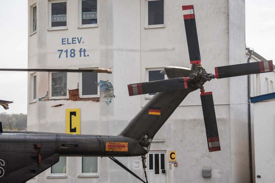 Ein 60-jähriger Flugplatzmitarbeiter kam bei dem Unfall ums Leben.