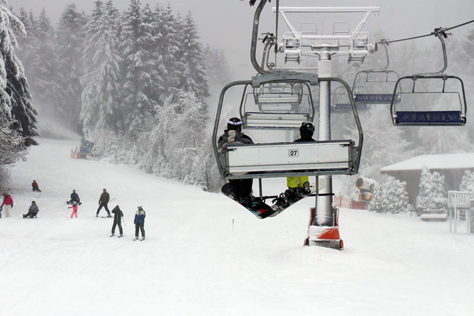 Skifahrer und Snowboarder in Winterberg haben Glück: Für sie gibt es weiße Weihnachten.