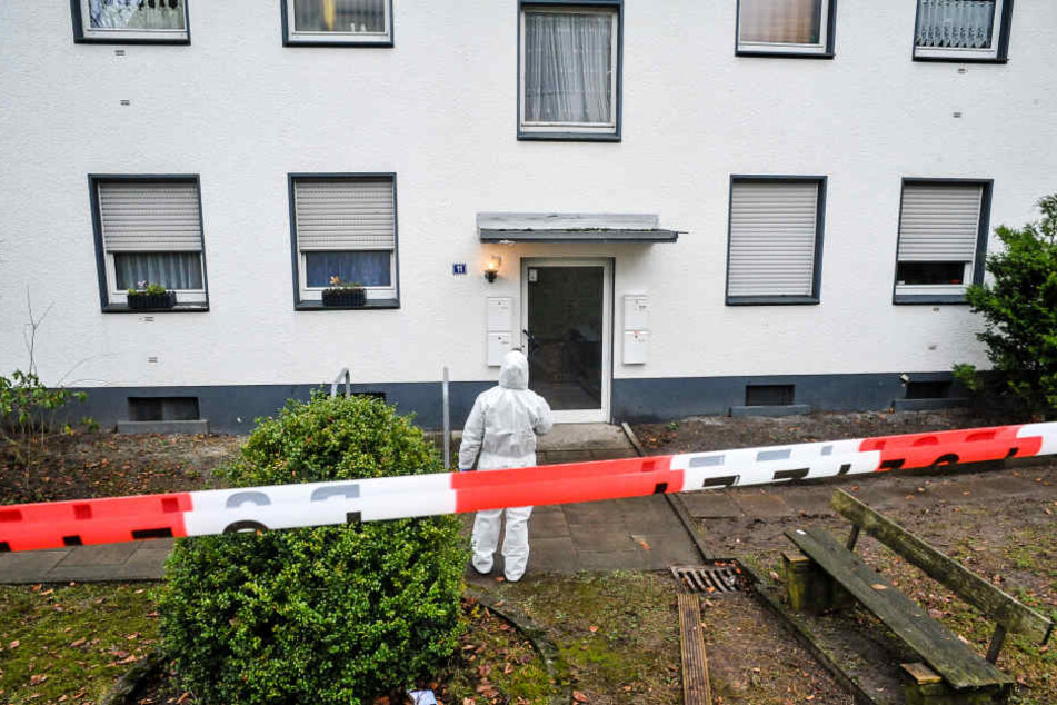 Während einer Privatparty ist eine 19-jährige Frau aus dem vierten Stock eines Mehrfamilienhauses in Halle (Saale) gestürzt. (Symbolbild)