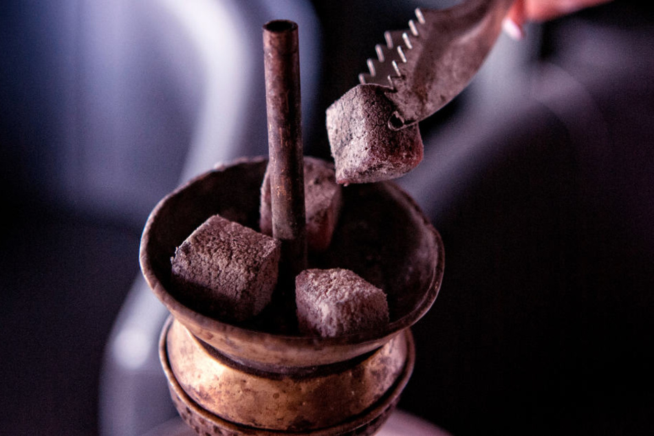 Mit Geldbußen von bis zu 50.000 Euro müssen die Shisha-Bar-Betreiber rechnen. (Symbolbild)