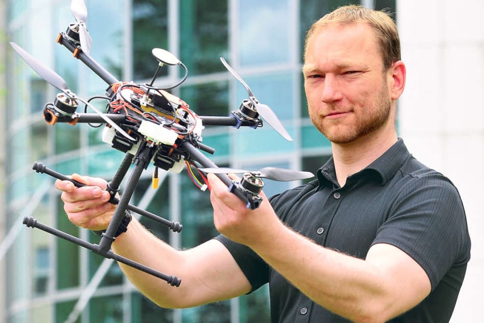 Intenta-Projektleiter Jan Schloßhauer (37) entwickelt ein Überwachungssystem
für Drohnen.