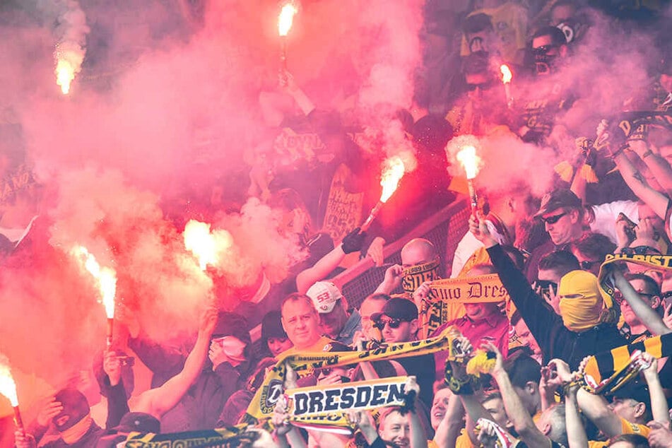 Mehrere Vorfällen von Dynamo-Fans wurden bestraft. Unter anderem auch gezündete Pyrotechnik beim Heimspiel gegen Holstein Kiel (14. April).
