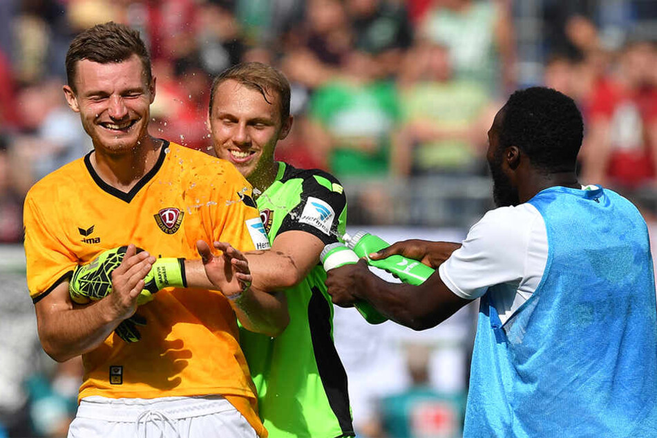 Marvin Schwäbe (M.) und Florian Ballas (l.) gehören zu den Tops unter den
Neuzugängen. Erich Berko (r.) noch nicht.