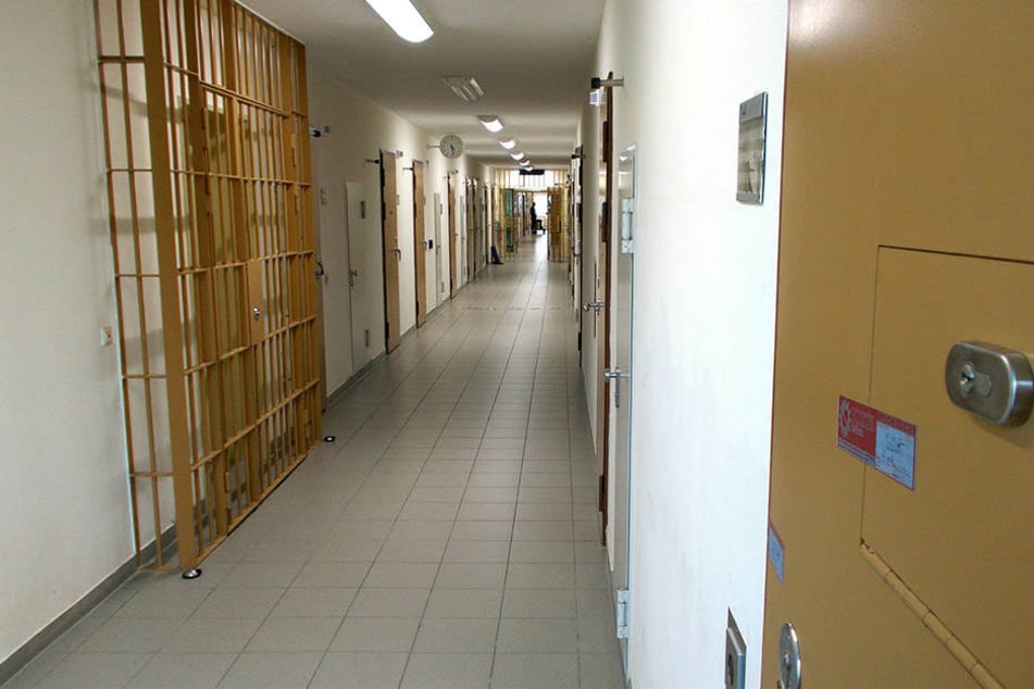 Hinter dieser Tür erhängte sich der Terrorverdächtige Dschber al-Bakr am 13. Oktober.