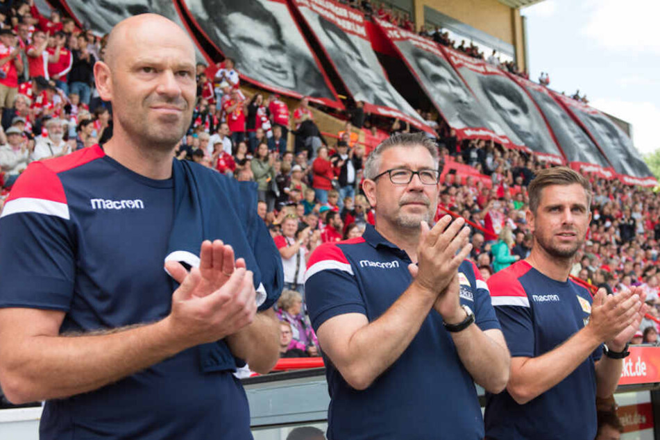 Auch das Trainerteam um Urs Fischer (52) freut sich auf die neue Saison. Hier beim Jubiläumsspiel gegen Jena (1:1) am 1. Juli.