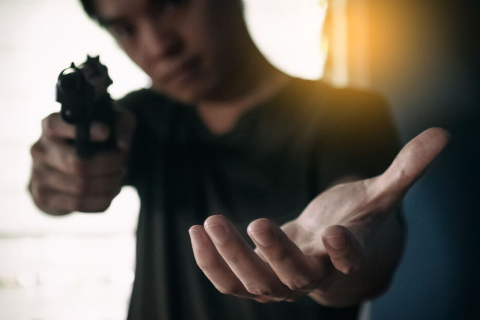 Bei der Pistole soll es sich um keine scharfe Waffe gehandelt haben. (Symbolbild)