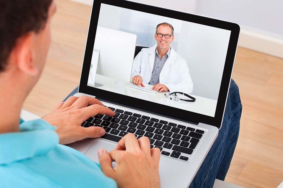 Sehen wir unseren Arzt demnächst fast nur noch über den Laptop?