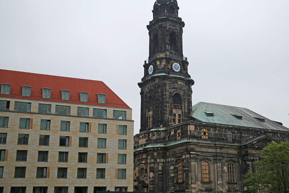 In der Dresdner Kreuzkirche steht am Freitagmorgen alles still.
