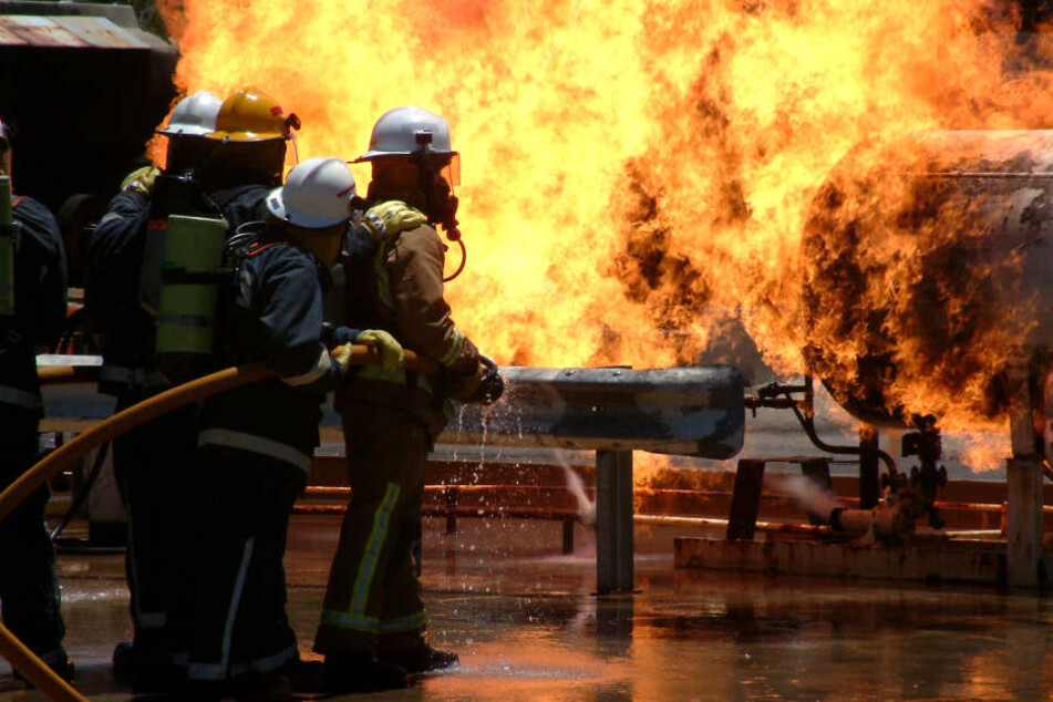 Die Feuerwehr ist im Großeinsatz.