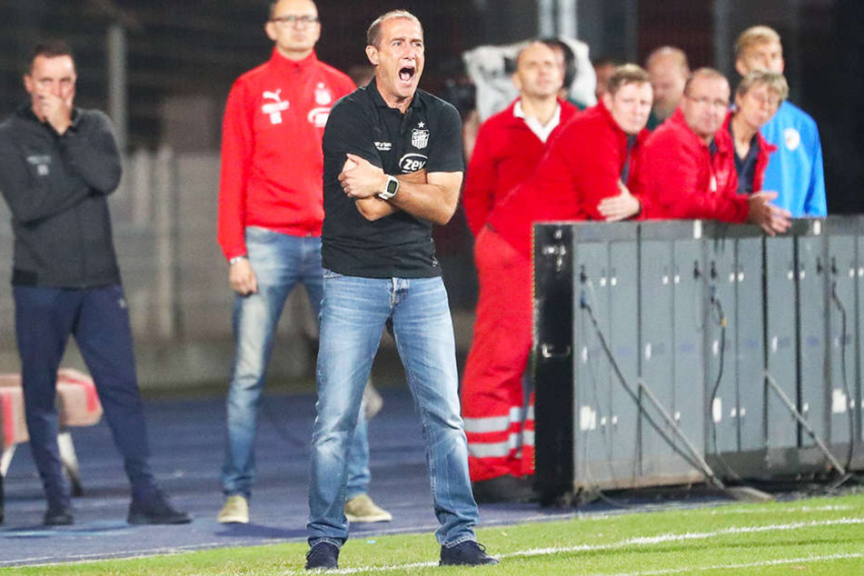 FSV-Trainer Joe Enochs wurde von Kaiserslauterns legendärem Torwarttrainer Gerry Ehrmann verbal attackiert.