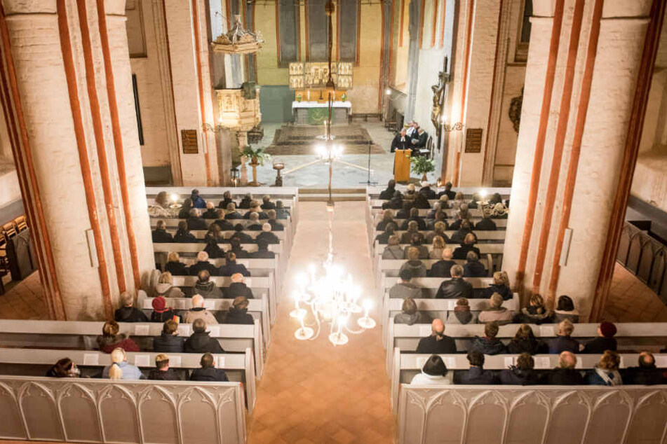 In der Bartholomäuskirche fand die Gedenkfeier für den ermordeten Rentner statt.