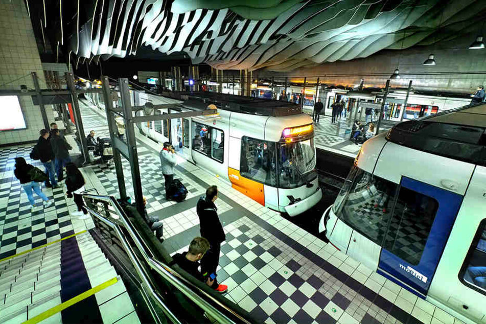 Der Haltestelle "Hauptbahnhof" musste komplett evakuiert werden.