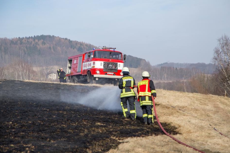 Es mussten mehrere Feuerwehren nachalarmiert werden um den Brand unter Kontrolle zu bekommen.
