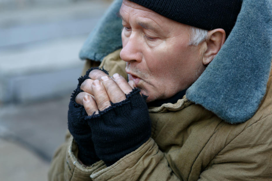 In den derzeit eiskalten Nächten geht es für Obdachlose ums Überleben! (Symbolbild)