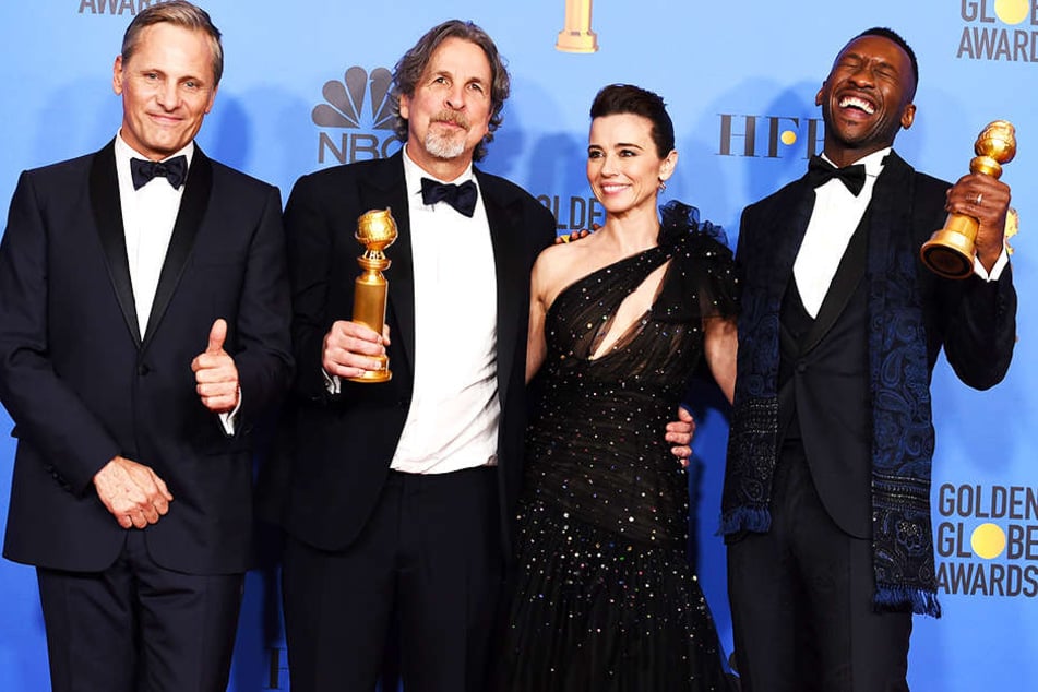 Kein Film bekam mehr Awards: "Green Book" räumte drei Trophäen ab. Hier freuen sich von links nach rechts Hauptdarsteller Viggo Mortensen, Regisseur Peter Farrelly, Nebendarstellerin Linda Cardellini und Nebendarsteller Mahershala Ali.
