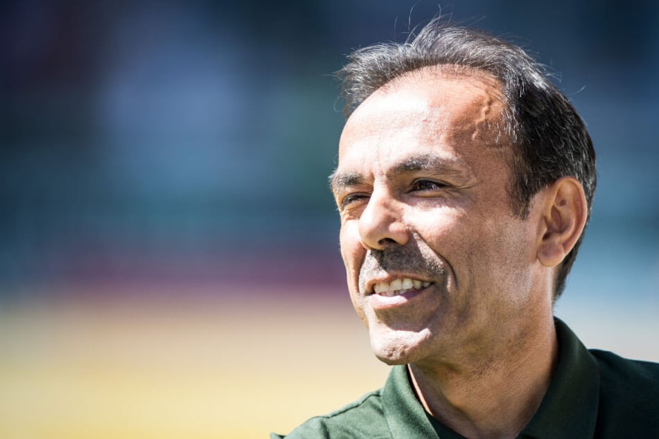 Jos Luhukay war trotz der Niederlage in Dresden guter Laune.
