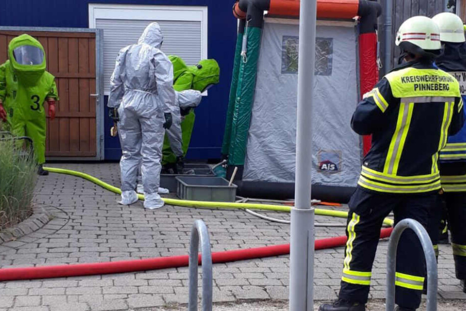 Einsatzkräfte fanden die Flüssigkeit im Keller der Freizeitbades.