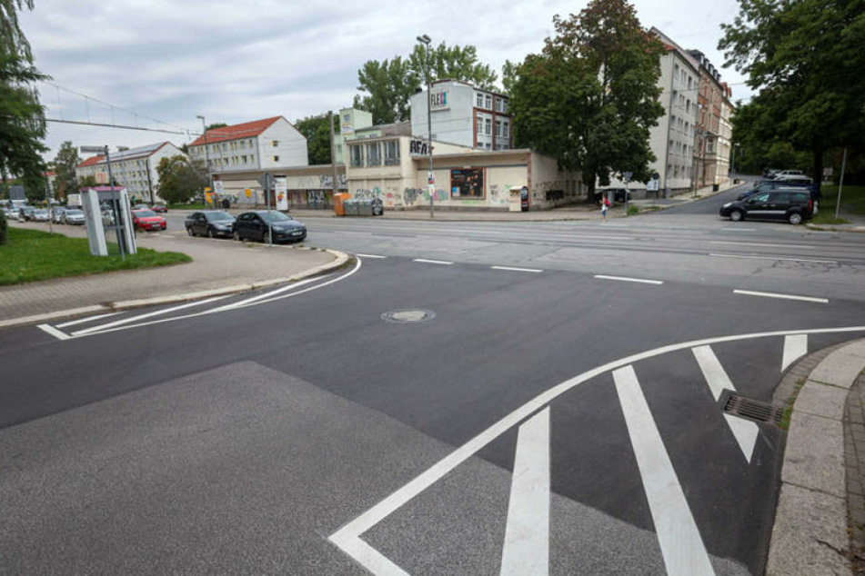 Der VMS will den Asphalt an der Zenti noch schleifen und aufhellen. An der Bernsdorfer Straße gibt es dazu Probe-Ansichten.