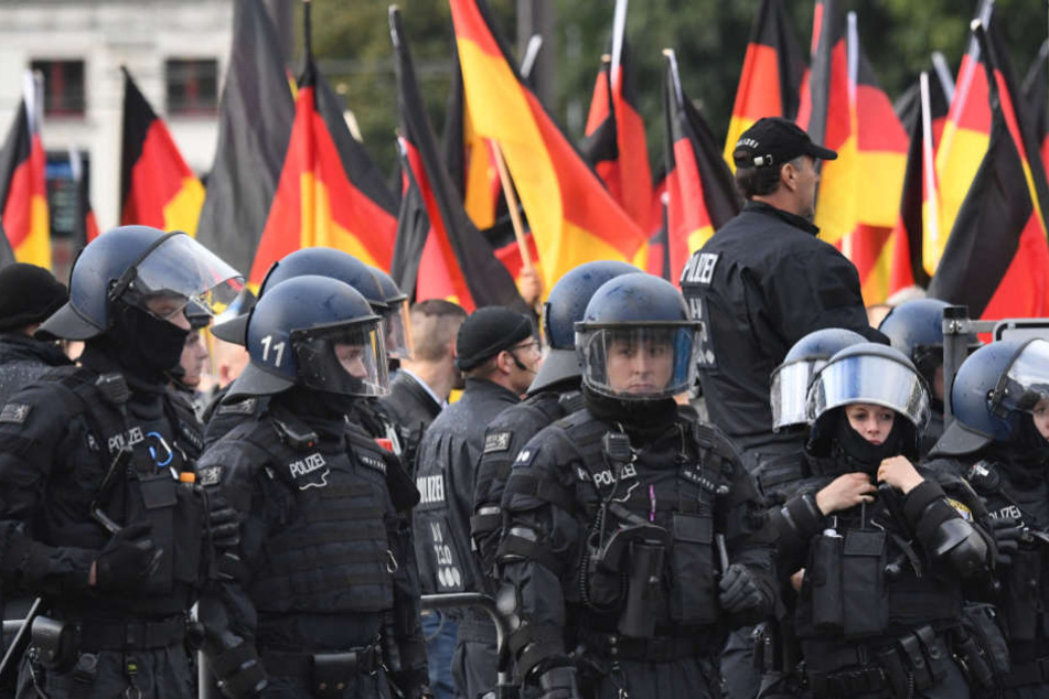 Insgesamt waren am Samstag 1250 Polizisten aus mehreren Bundesländern im Einsatz.