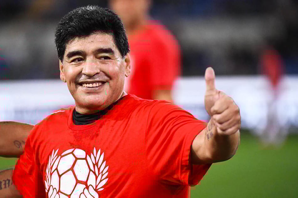 Daumen hoch: Diego Armando Maradona wird Trainer des mexikanischen Zweitligisten Dorados de Sinaloa.