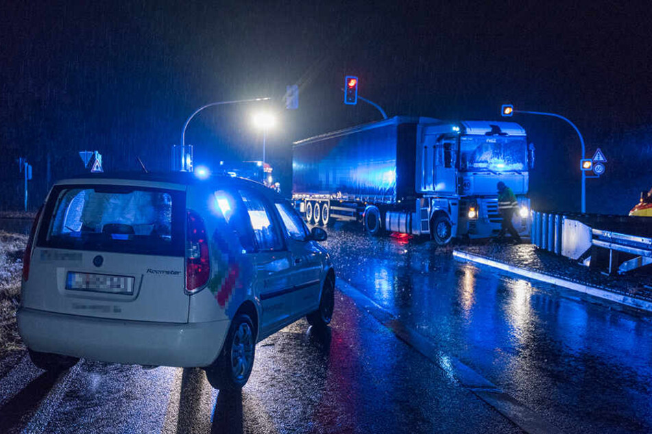 Der Skoda wurde rund 25 Meter weit geschleudert.