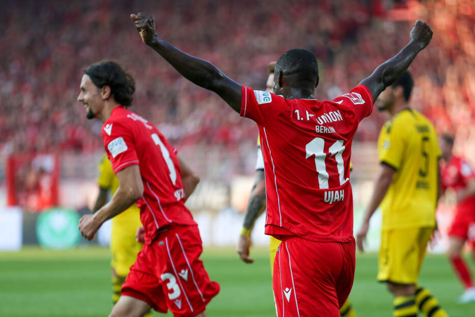 Bülter machts, Ujah jubelt: Der 1. FC Union feiert die erste Führung der Bundesliga-Geschichte.
