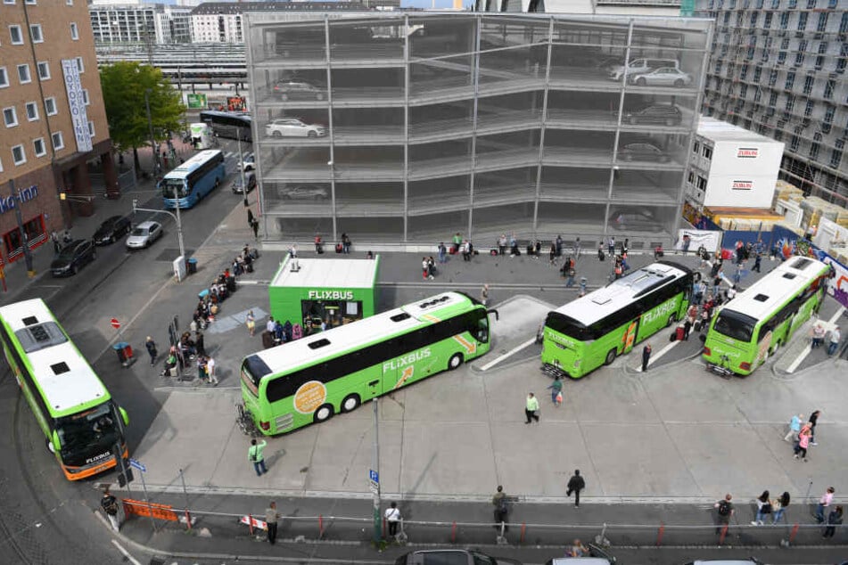 Noch ein Provisorium, ab 2019 dann voll in Betrieb: Der Frankfurter Fernbusbahnhof.