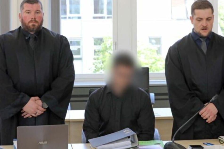 Die Staatsanwaltschaft wirft dem Angeklagten vor, zwei Frauen misshandelt zu haben, die er über ein Erotikportal in seine Wohnung lockte.