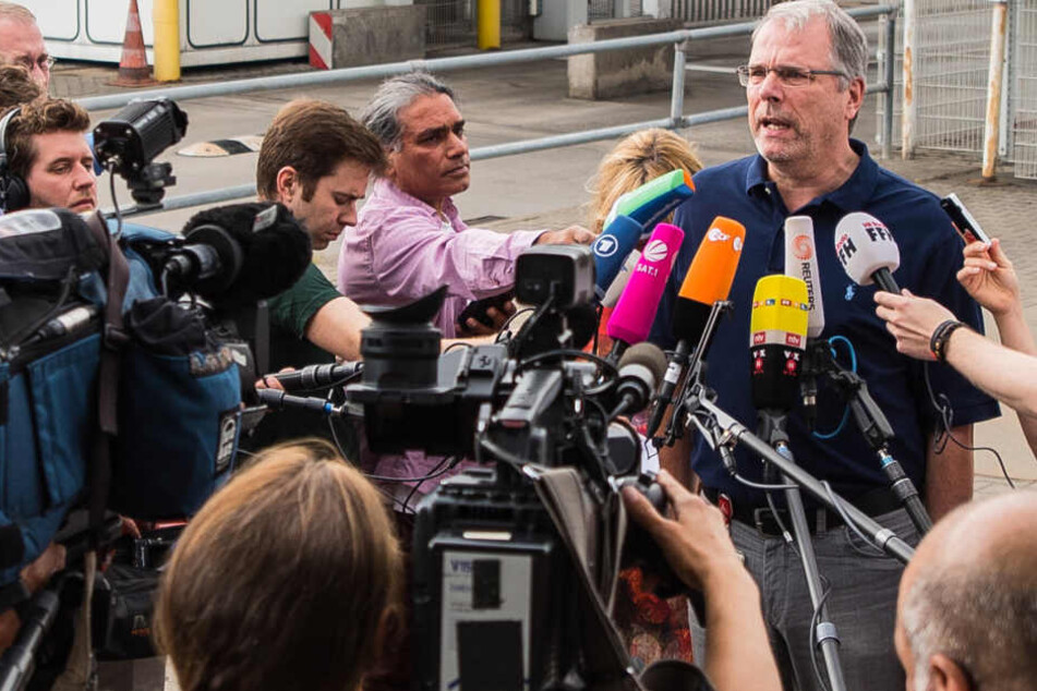 Gesamtbetriebsratschef Schäfer-Klug wirft der Unternehmensführung die Verbreitung von Halbwahrheiten vor.