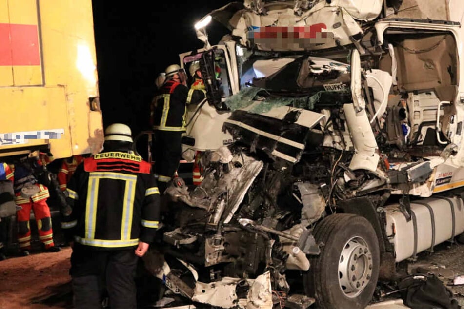Zwei Menschen starben bei den Unfällen am Mittwochabend auf der A3.
