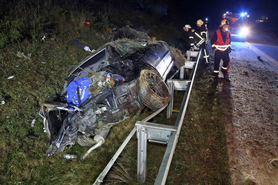 Der Fahrer kam mit leichten Verletzungen davon.
