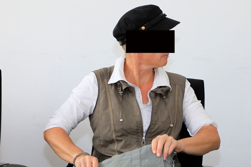 Sylvia von B. (46) muss für zwei Monate hinter Gitter.