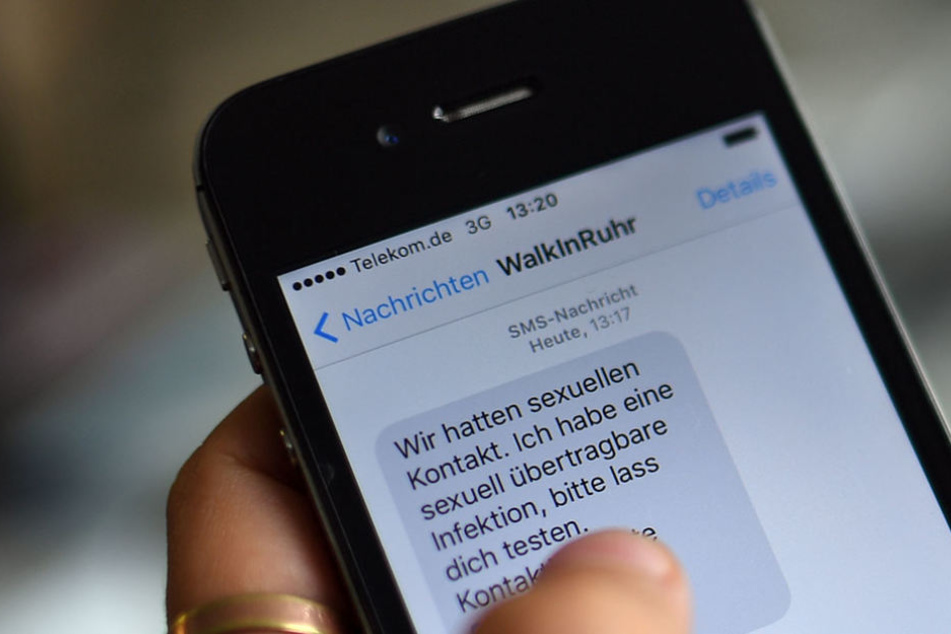 Um das peinliche Gespräch zu umgehen, kann man diese SMS verschicken lassen.