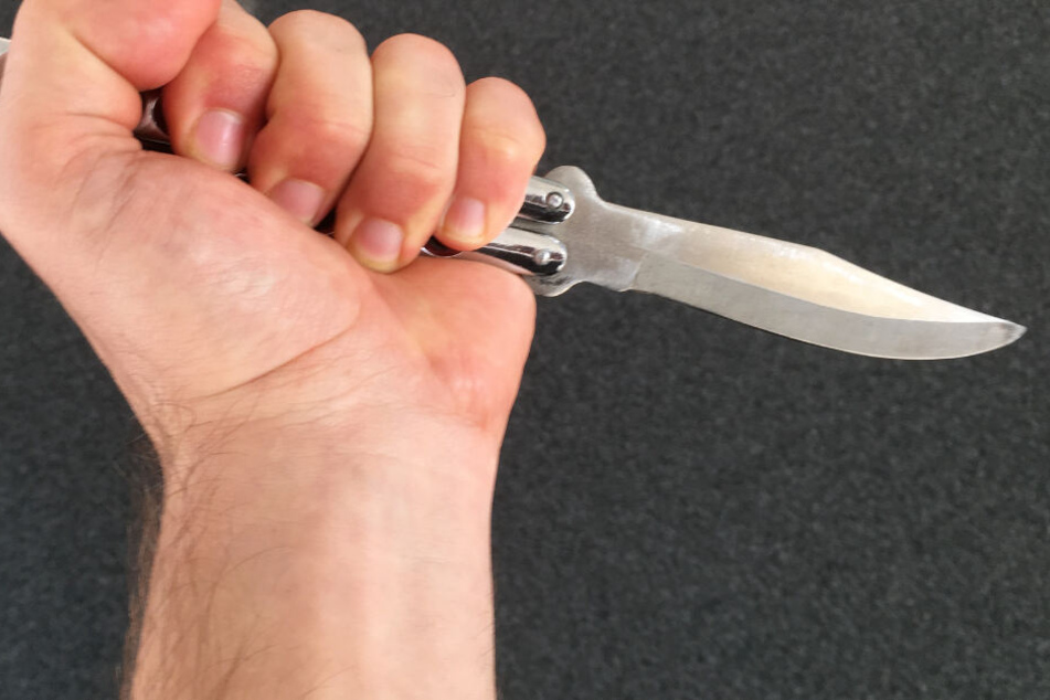 Der Täter nutzte ein Butterflymesser als Waffe (Archivbild).
